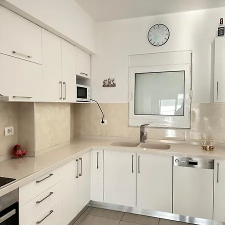 Bay View Апартаменты *